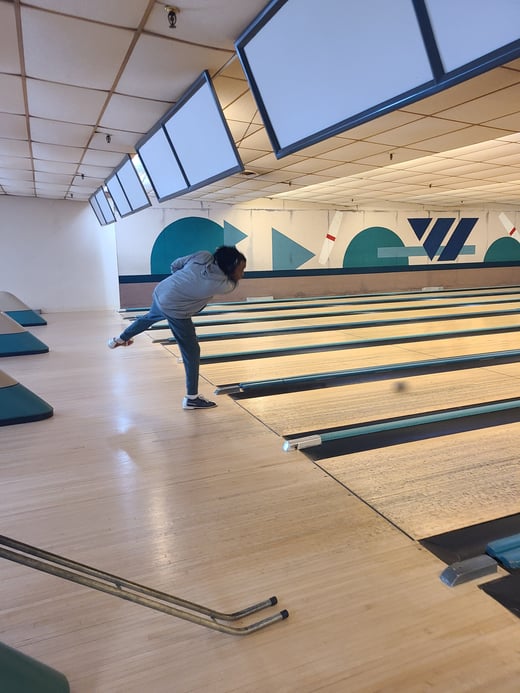 LI-BOWLING3-1